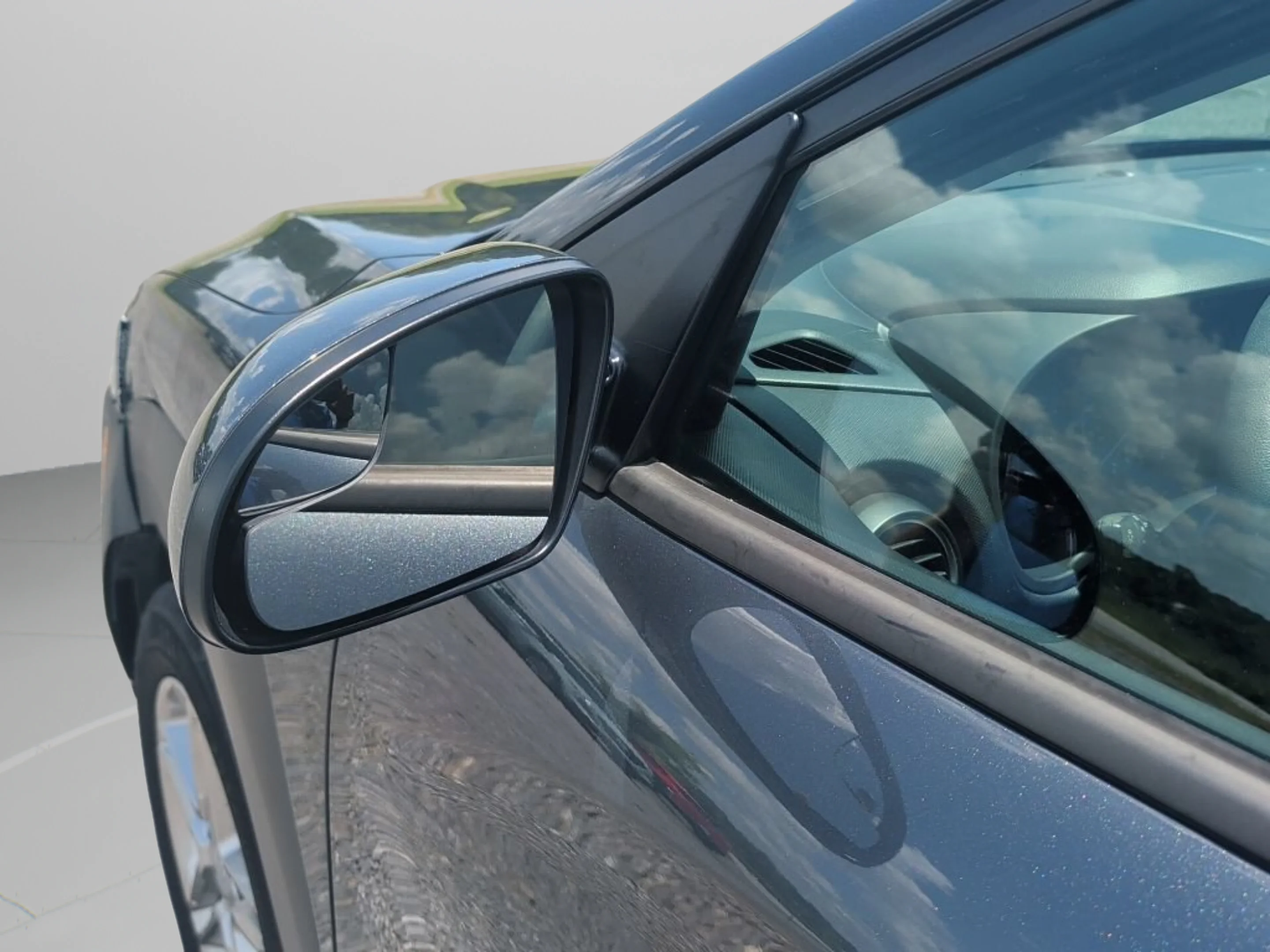 Used 2019 Thunder Gray Hyundai SE image 40