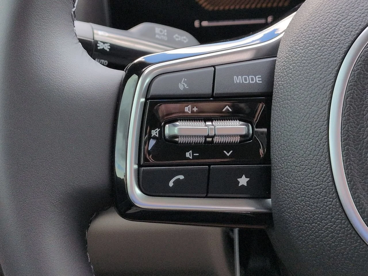 New 2026 Ceramic Silver Kia EX image 30