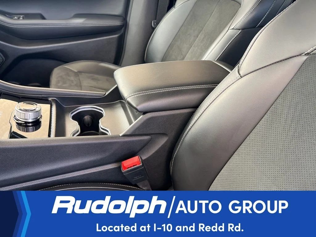 Used 2025 Silver Jeep Altitude image 30