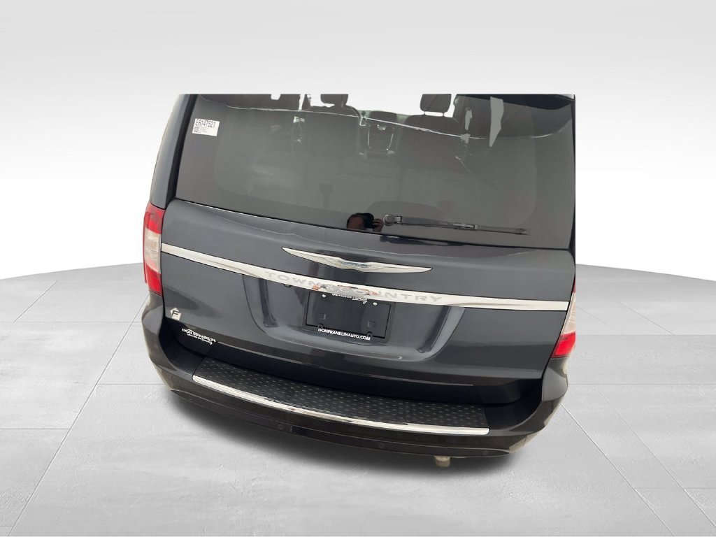 Used 2014 Gray Chrysler Touring-L image 4