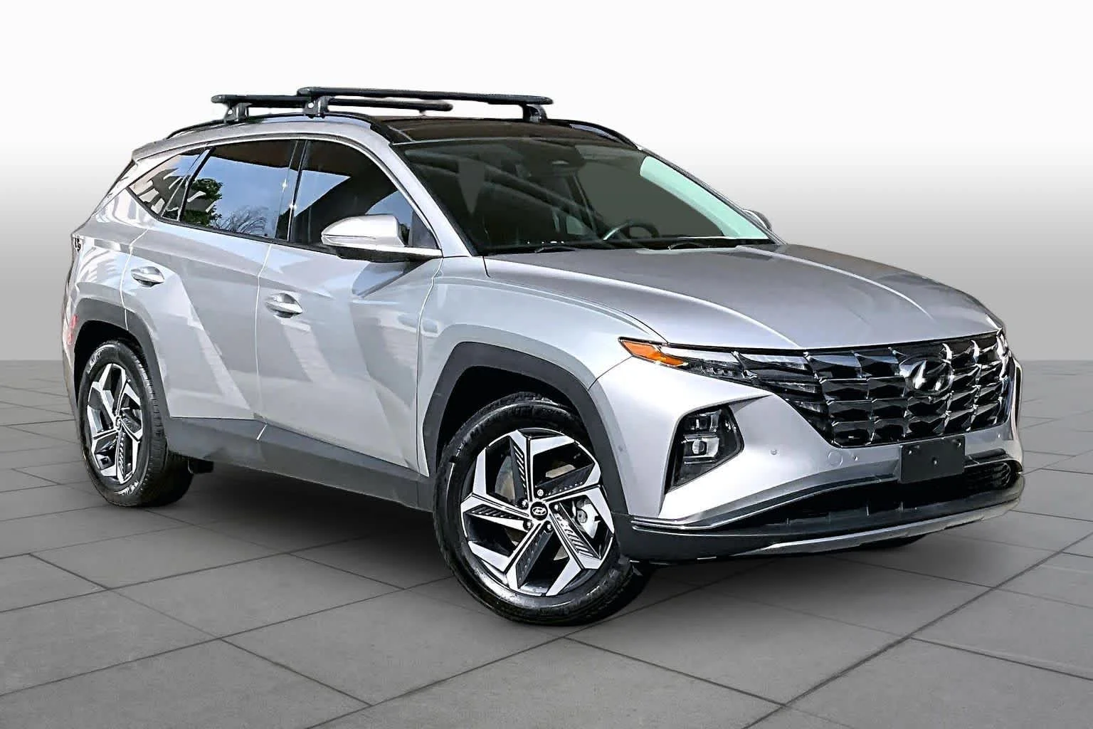 Used 2023 Shimmering Silver Hyundai Limited image 4