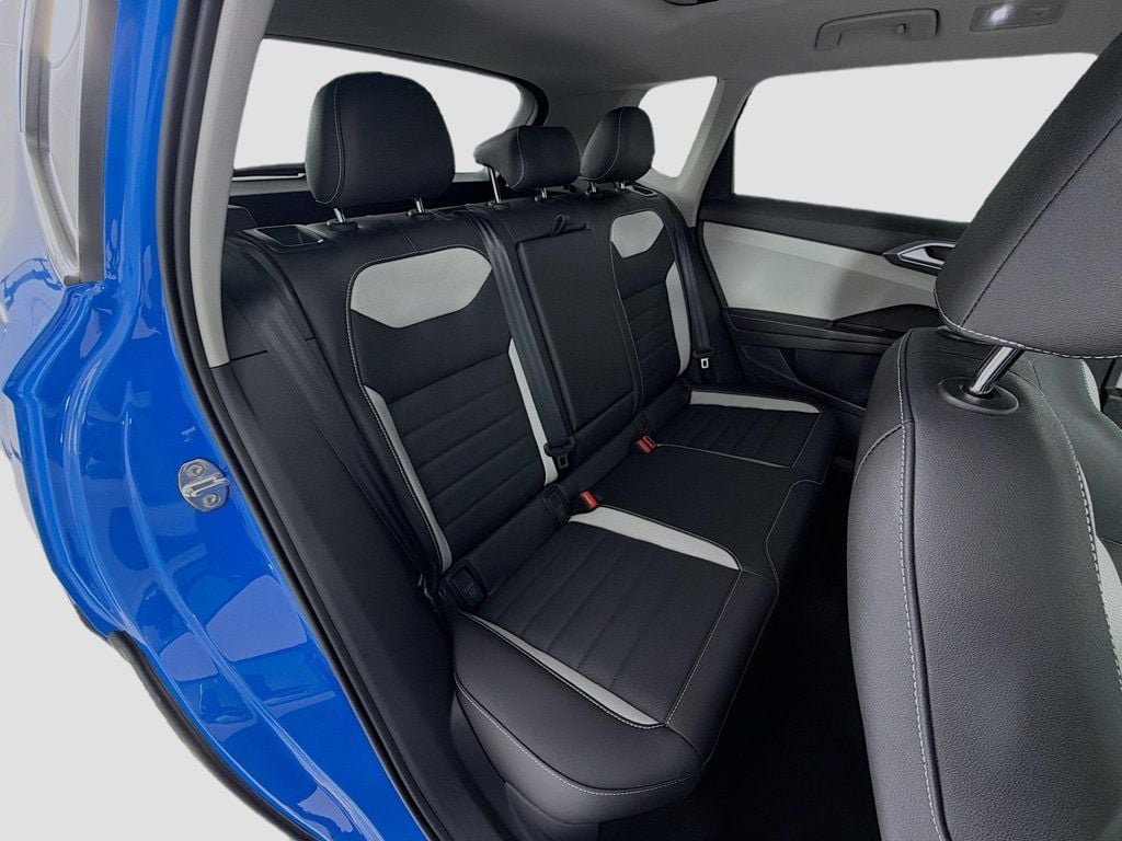 Certified Used 2025 Cornflower Blue Volkswagen SEL 4MOTION image 29