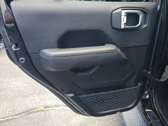 Used 2020 Black Jeep Unlimited Sahara image 25