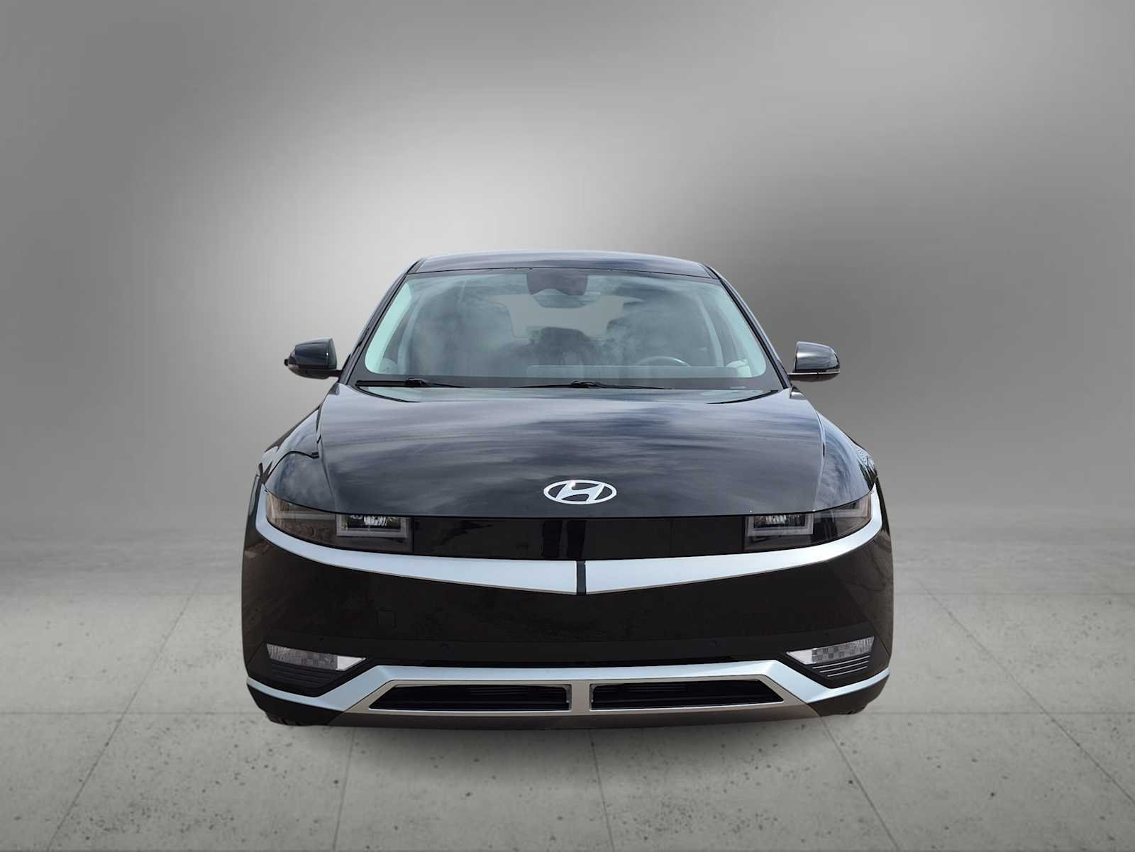 Certified Used 2024 Abyss Black Hyundai SEL image 3