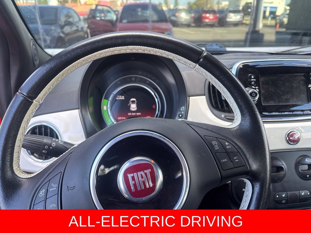 Used 2017 Electric Orange Tri-Coat Pearlcoat FIAT Battery Electric image 10