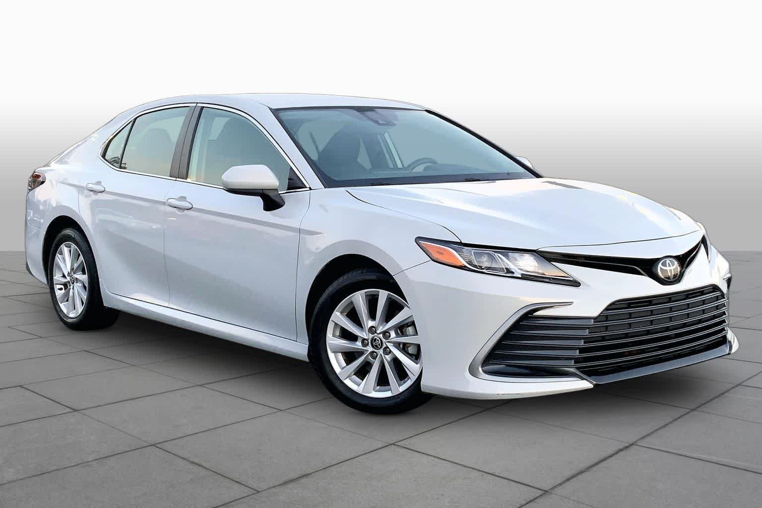 Used 2022 Ice Edge Toyota LE image 3