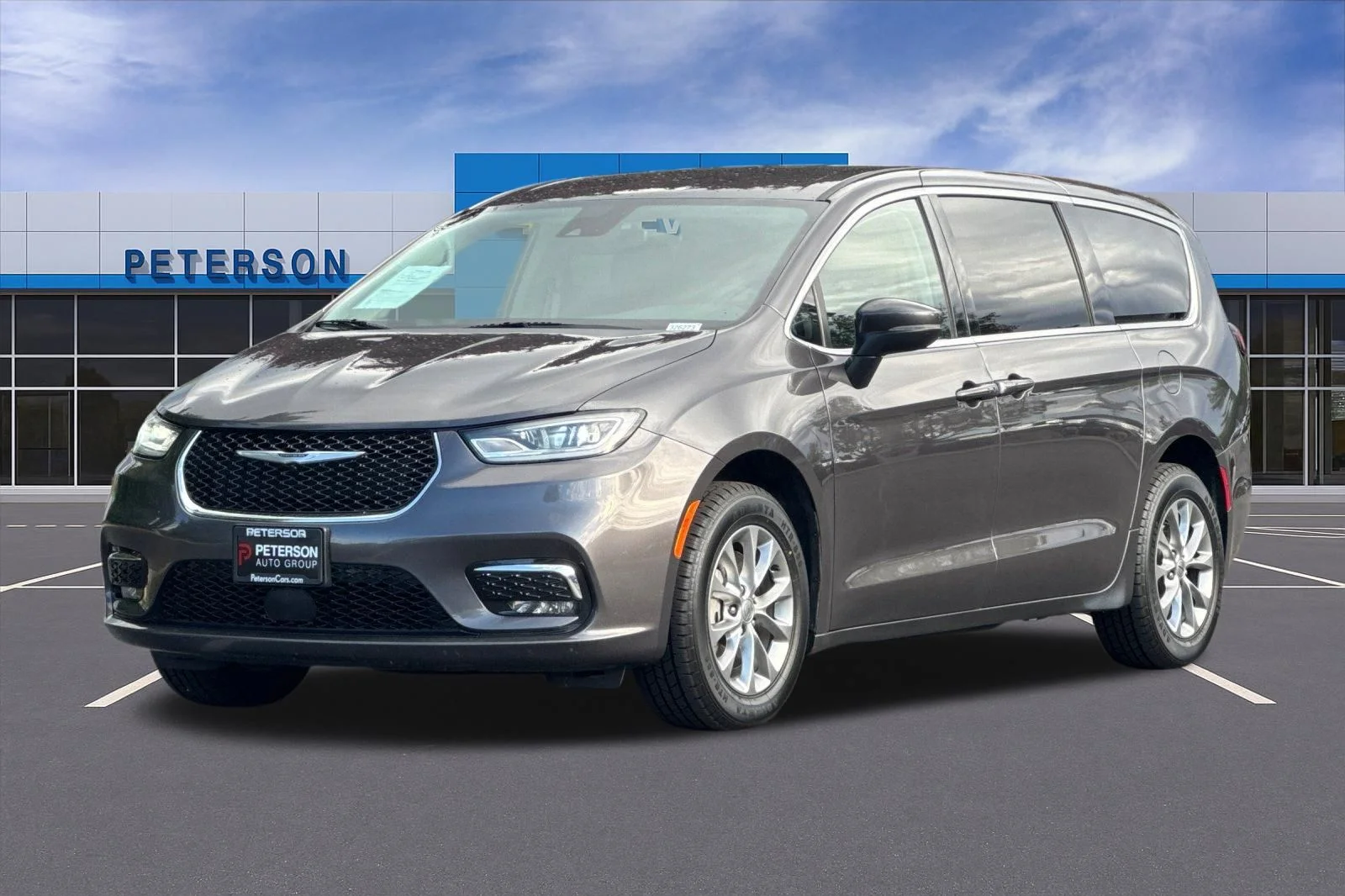Used 2023 Gray Chrysler Touring L image 8