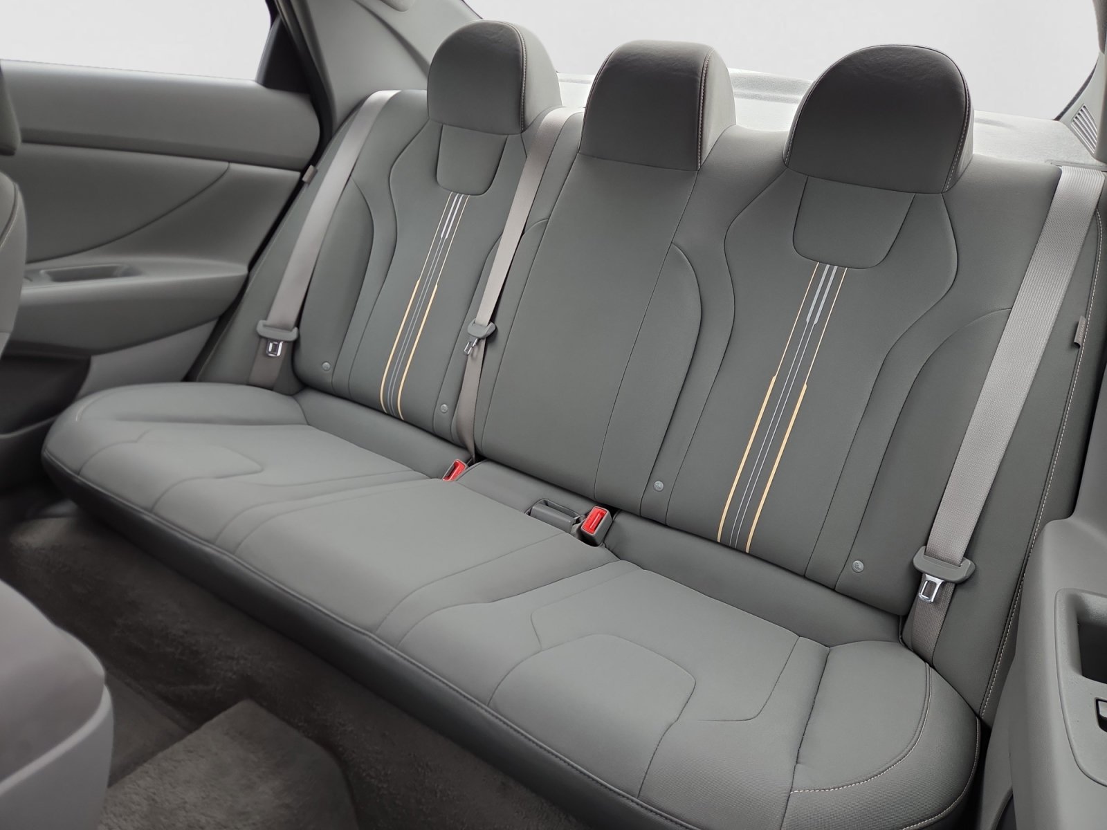 2026 Hyundai Elantra SEL Sport - Photo 13