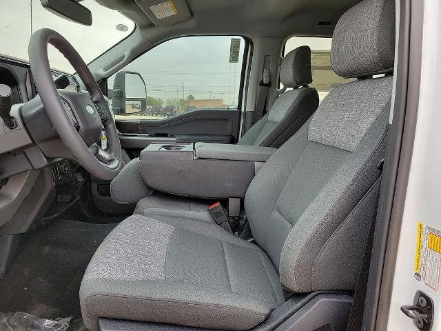 New 2026 Oxford White Ford F-250® XLT image 19