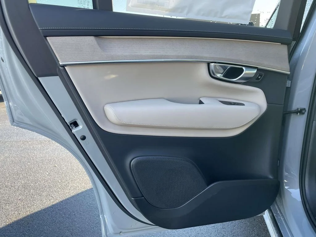 New 2026 Vapour Grey Volvo Plus image 2