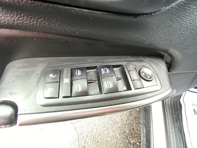 Used 2019 White Jeep Latitude Plus 4x4 image 13