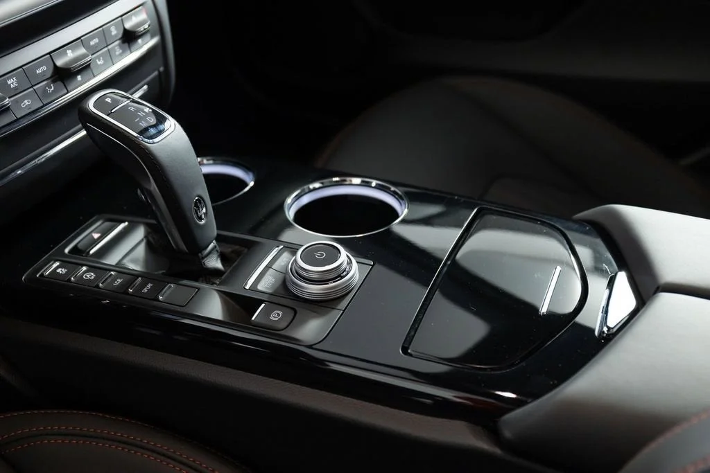 Used 2023 White Maserati Modena image 5