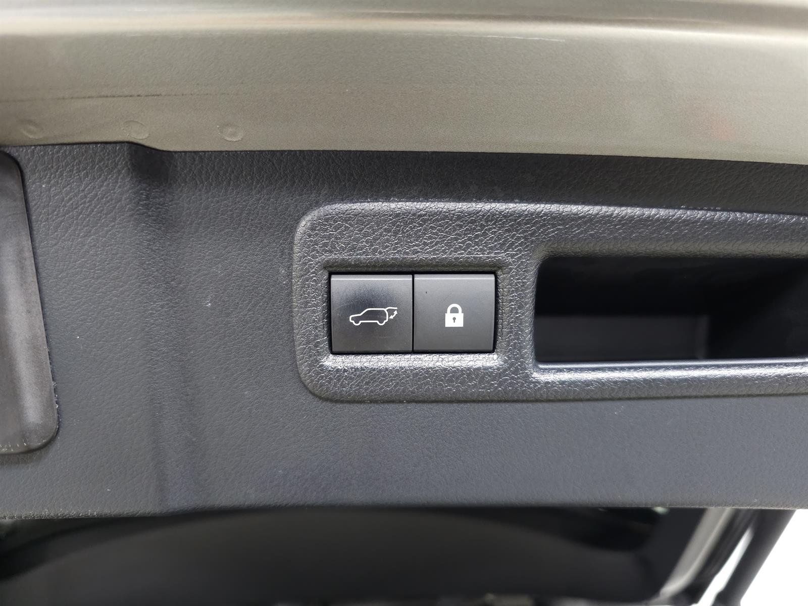 Certified Used 2020 Silver Lexus  image 8