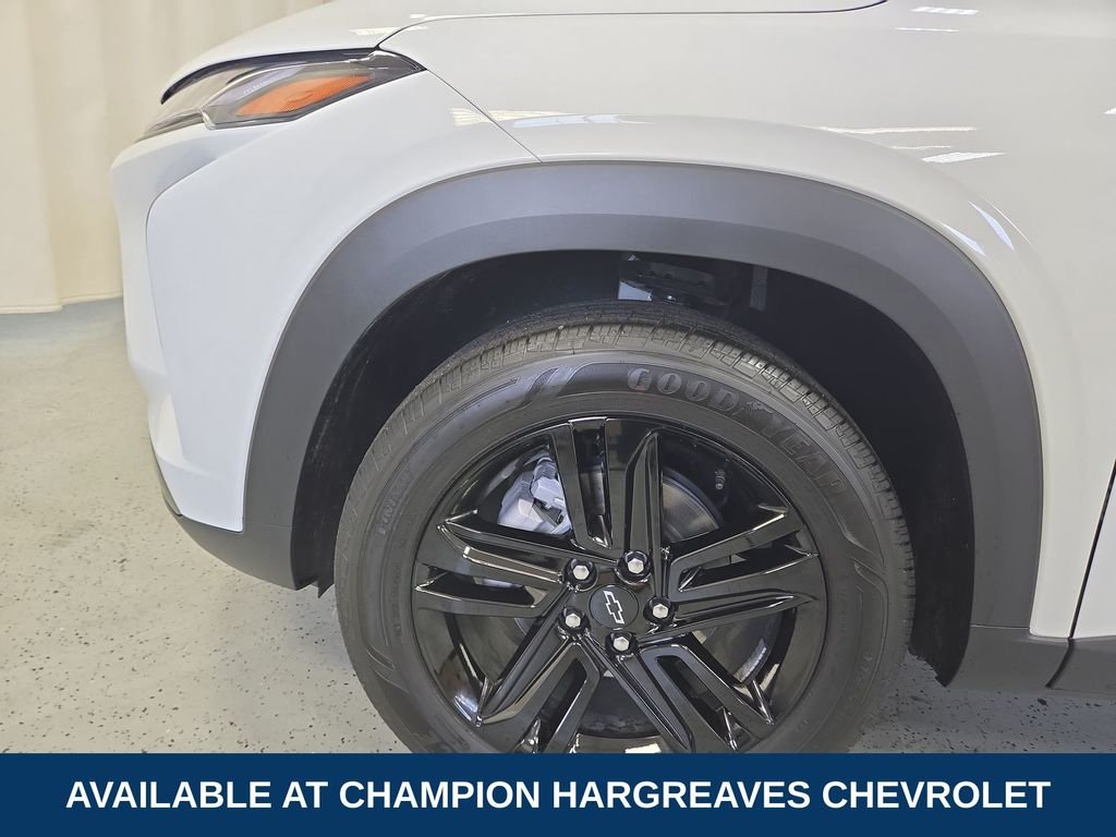 Used 2025 Summit White Chevrolet ACTIV image 41