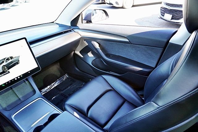 Used 2023  Tesla Base image 21
