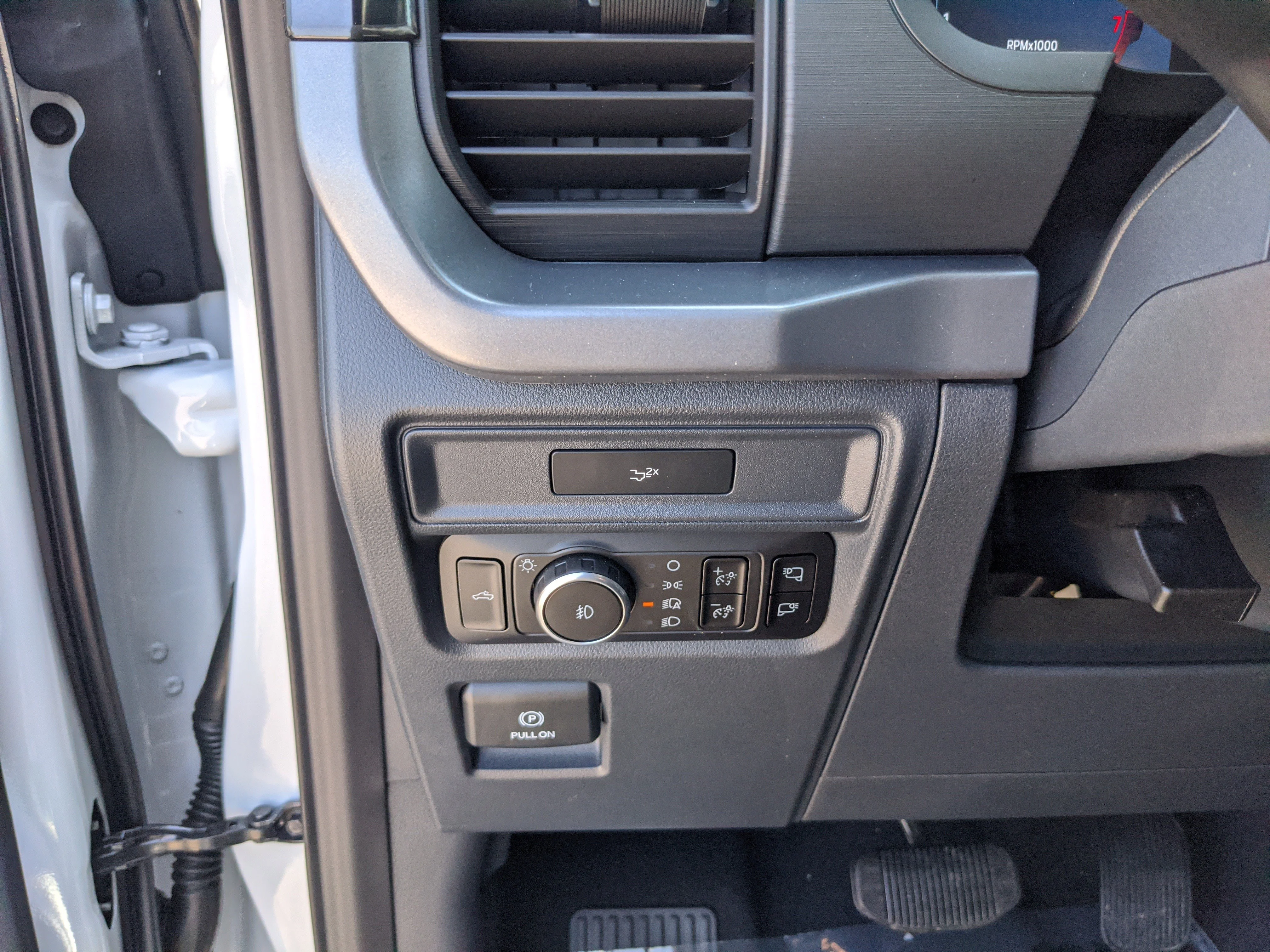New 2026 Oxford White Ford XLT image 25