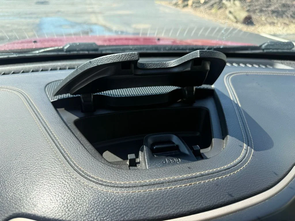Used 2017 Red Jeep Latitude image 22