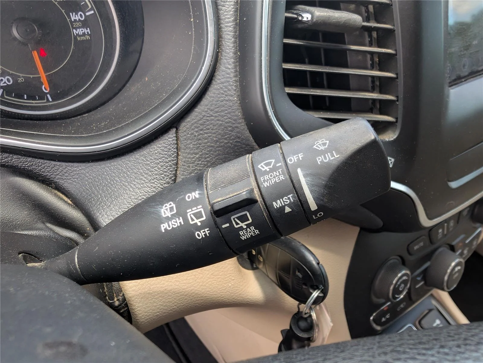Used 2019 Velvet Red Pearlcoat Jeep Latitude image 22