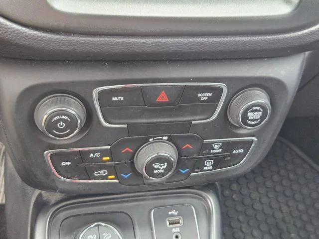 Used 2018 Black Jeep Trailhawk image 24