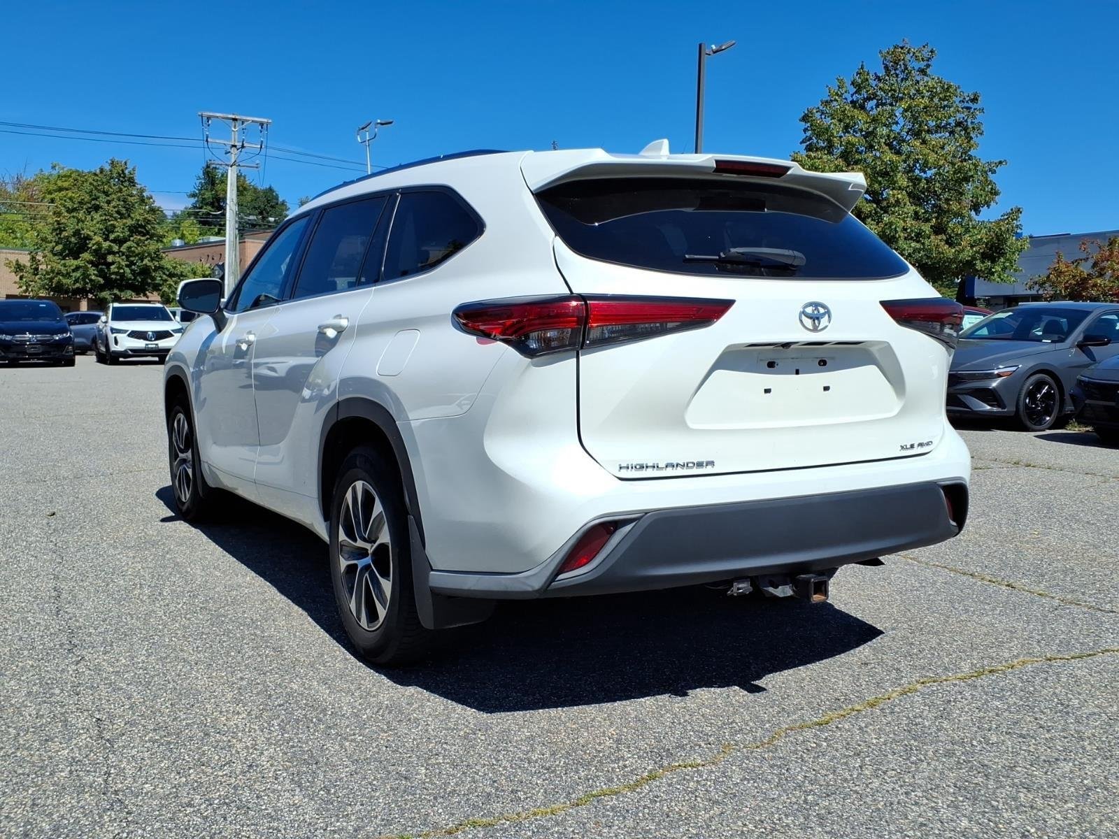 Used 2021 Blizzard Pearl Toyota XLE image 8