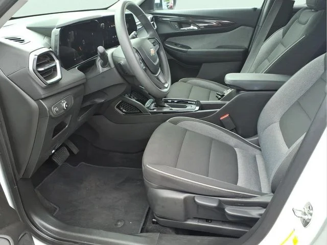 Used 2025 White Chevrolet LT image 19