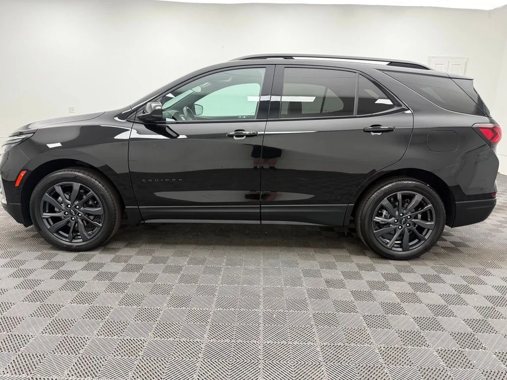 Used 2022 Black Chevrolet RS image 14