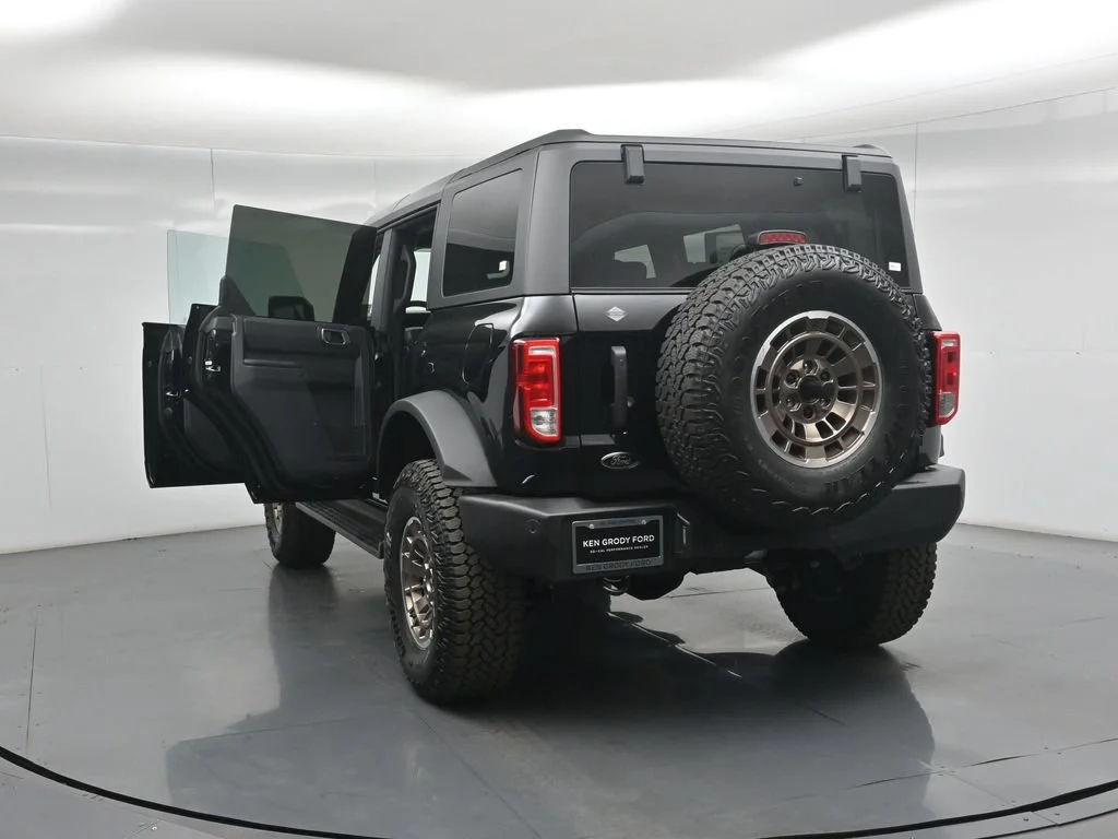 New 2026 Shadow Black Ford Big Bend image 29