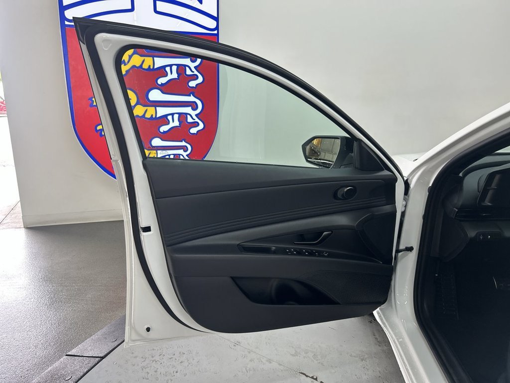 Used 2026 White Hyundai SEL Sport image 13