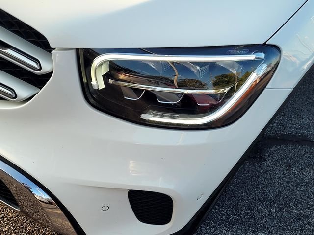 Used 2022 White Mercedes-Benz GLC 300 image 12