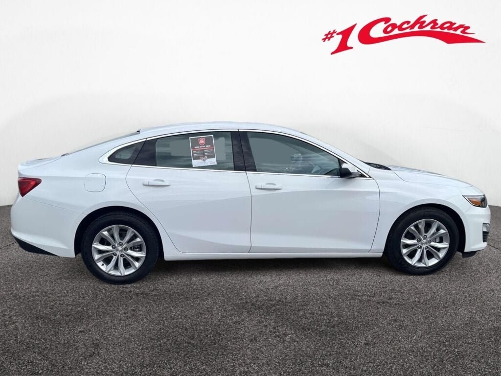 Used 2024 Summit White Chevrolet LT image 6