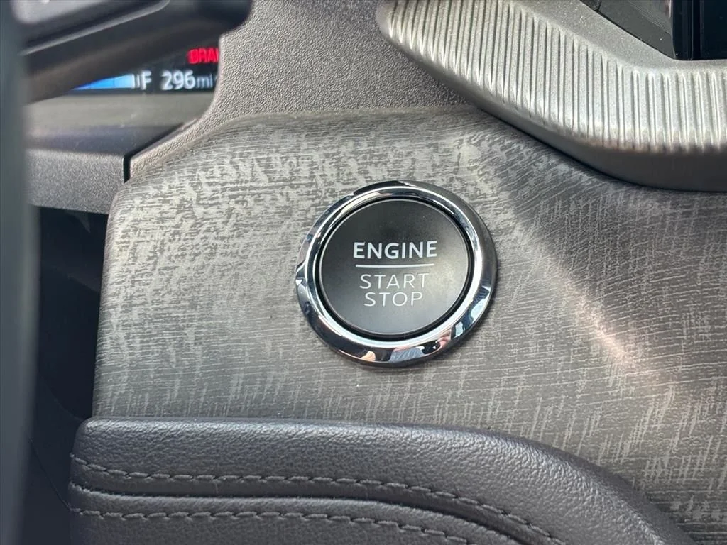 Used 2025 Black Ford Platinum image 19