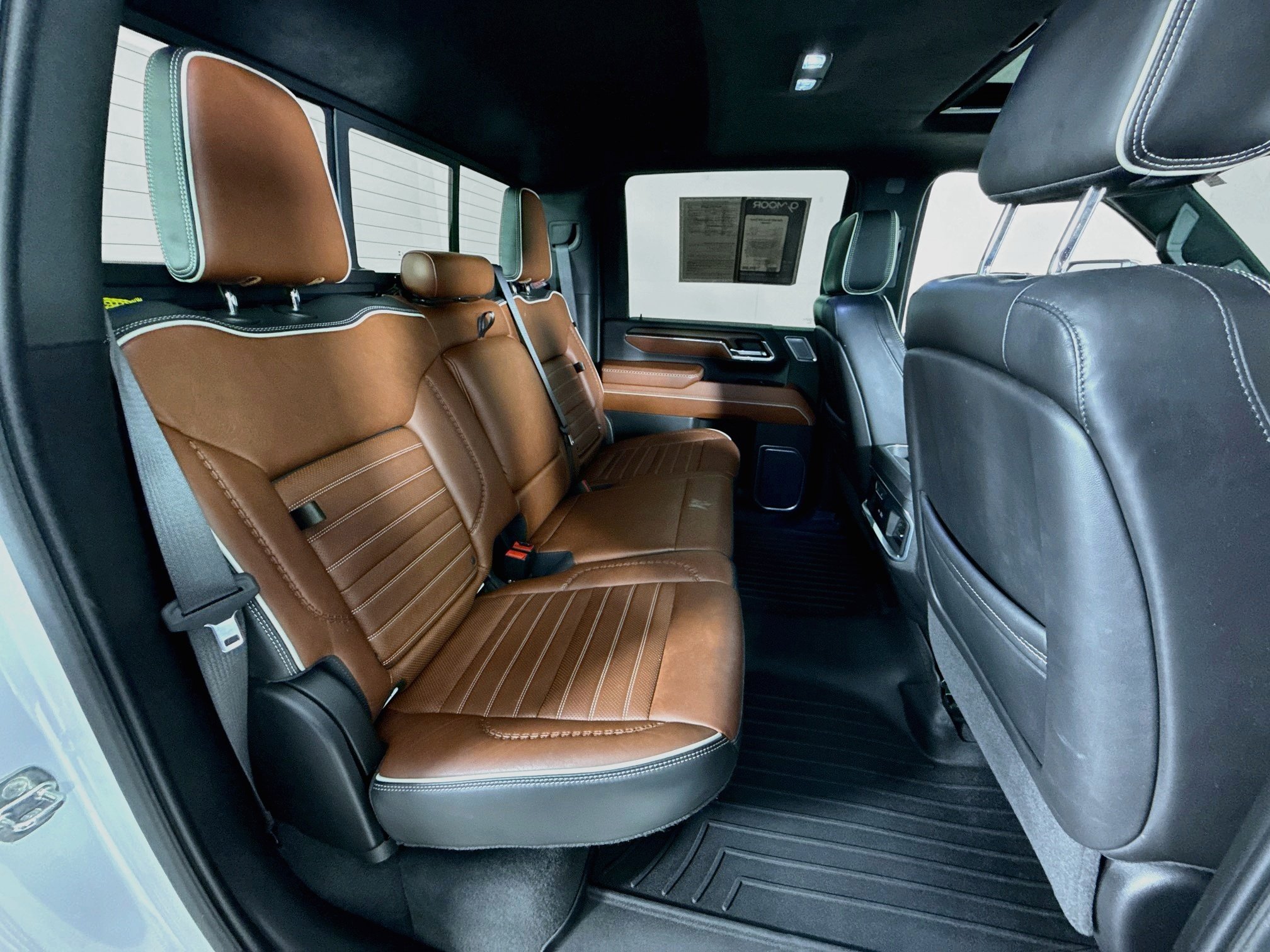 Used 2024 White GMC Denali Ultimate image 29