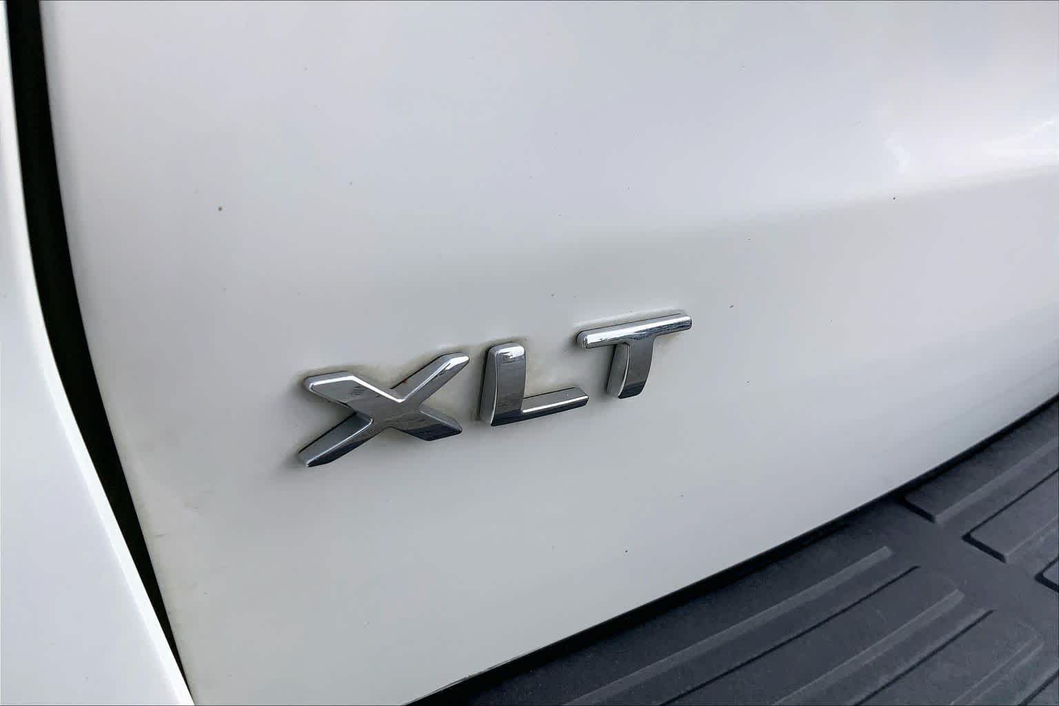 Used 2022 Star White Metallic Tri-Coat Ford XLT image 10