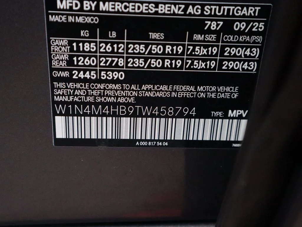 Used 2026 Mountain Gray Metallic Mercedes-Benz GLB 250 image 47