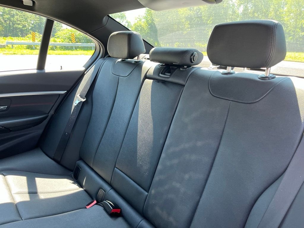 Used 2018 Mineral Grey Metallic BMW 330i xDrive image 21