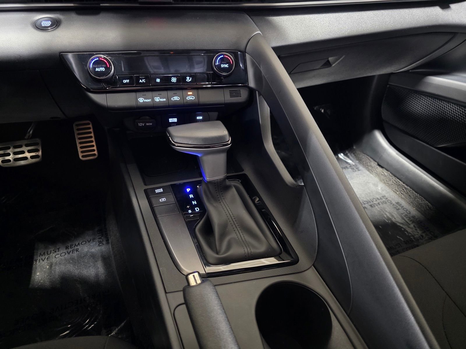 Used 2025 Abyss Black Hyundai SEL Sport image 27
