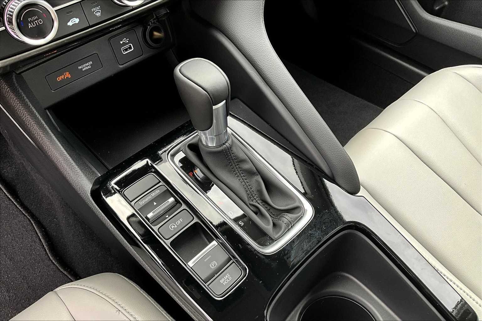 Used 2025 Platinum White Pearl Acura  image 7