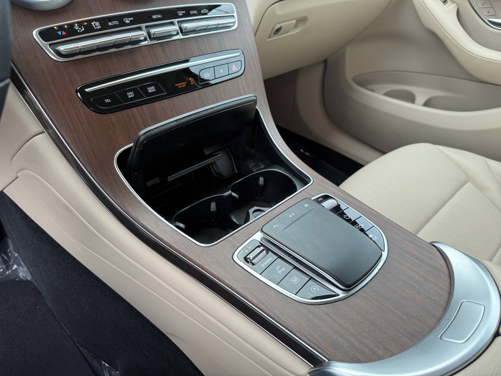 Used 2022 Cirrus Silver Metallic Mercedes-Benz GLC 300 image 13