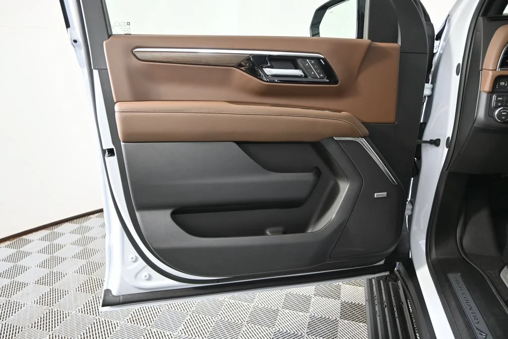 New 2026 Polar White Tricoat Chevrolet High Country image 20