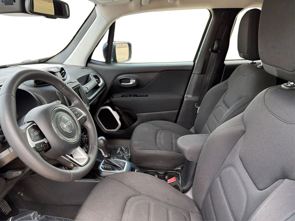 Used 2020 Slate Blue Pearlcoat Jeep Latitude image 10