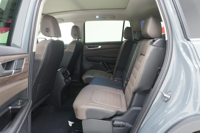 New 2026 Pure Gray Volkswagen 2.0T SEL image 19