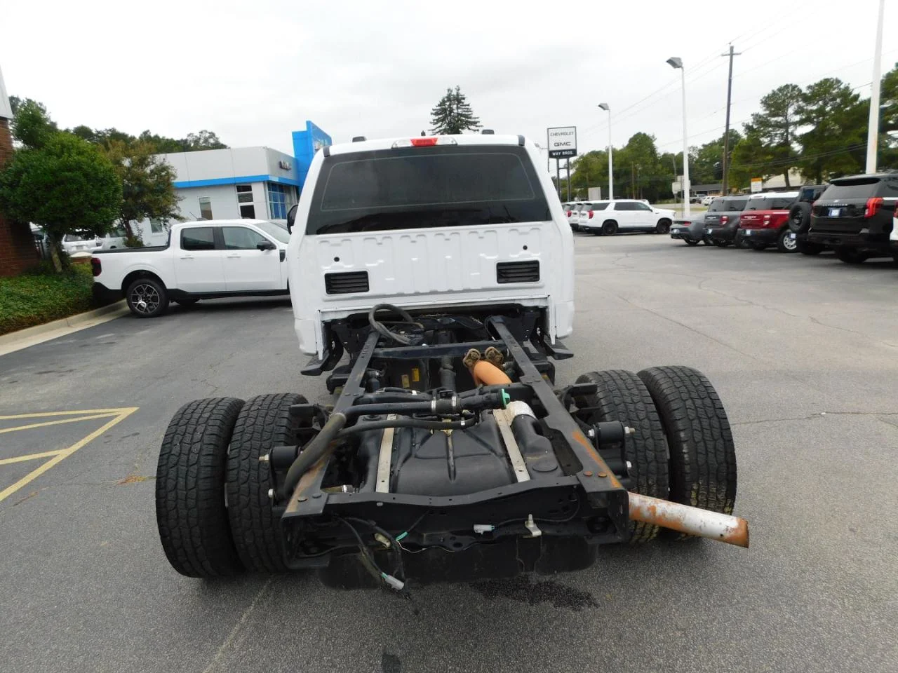 Used 2022 White Ford XL 4WD Crew Cab 179 in WB 60 in CA image 7