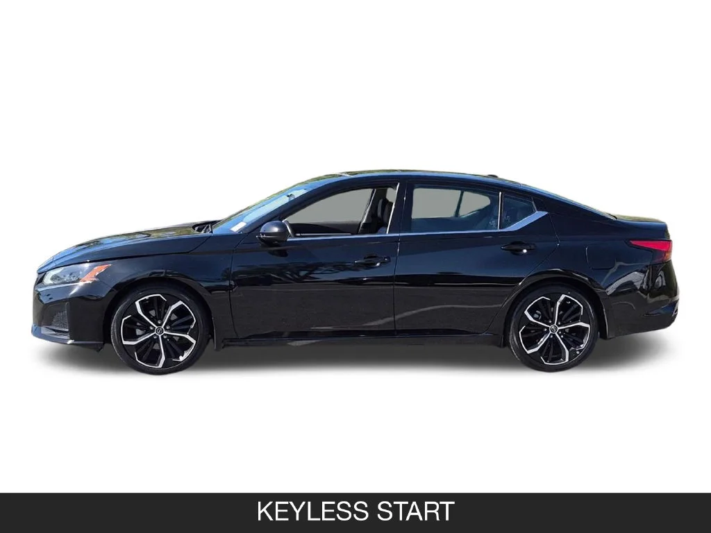 Used 2023 Black Nissan 2.5 SR image 5