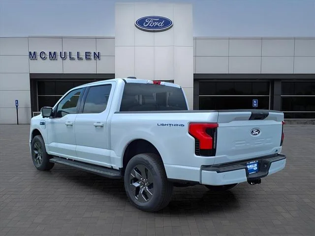 2025 Ford F-150 Lightning Flash - Photo 31