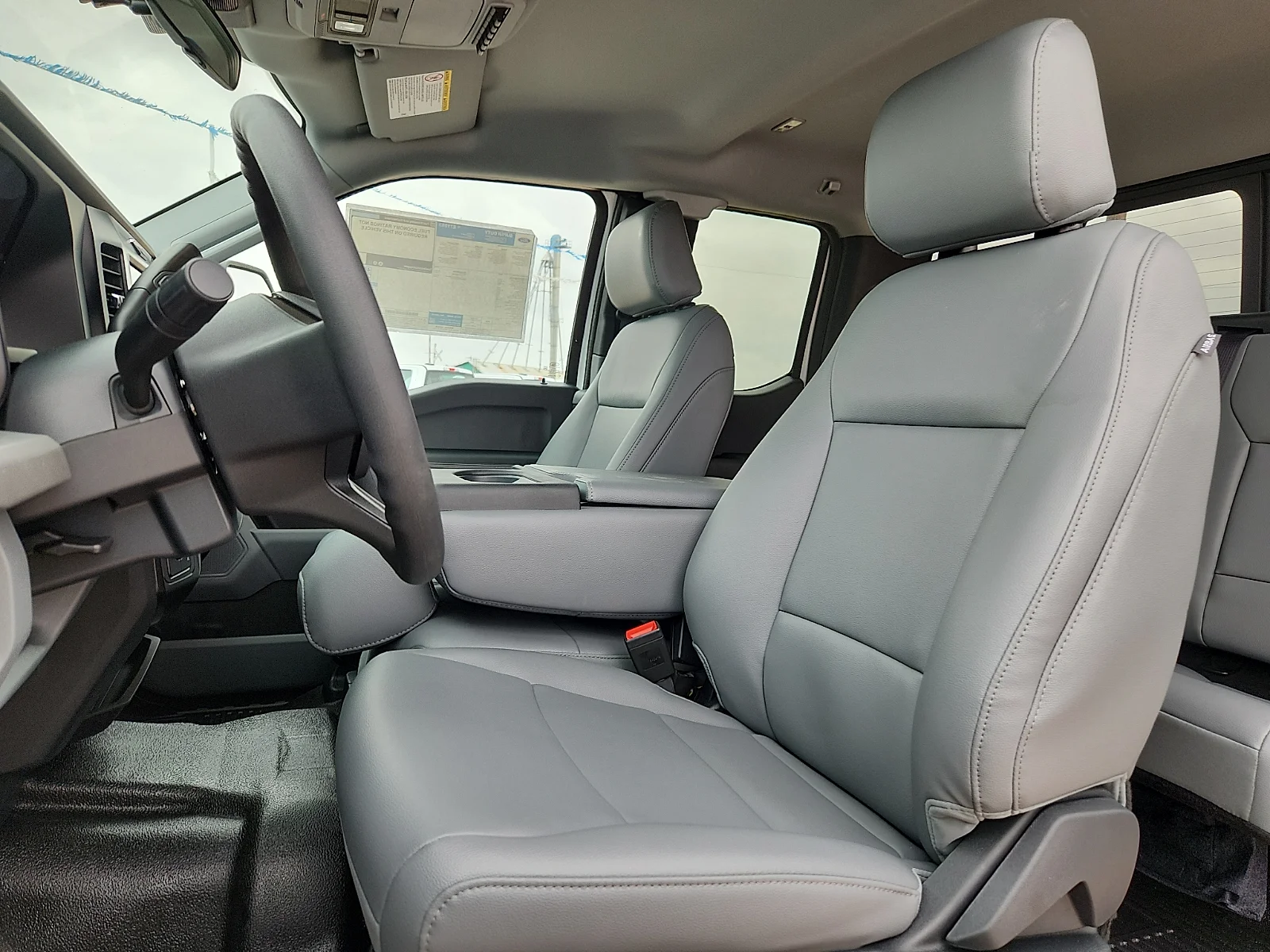 New 2026 Oxford White Ford XL image 17