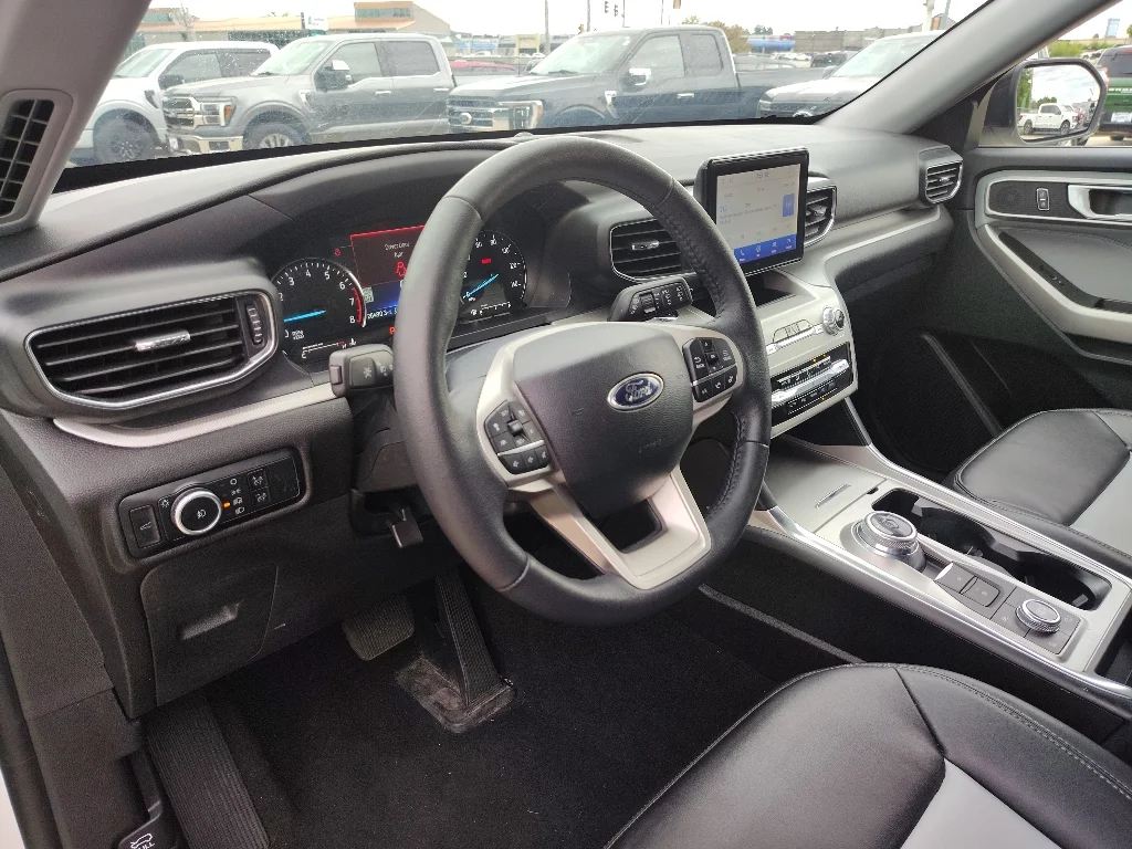 Used 2024 Star White Ford XLT image 9