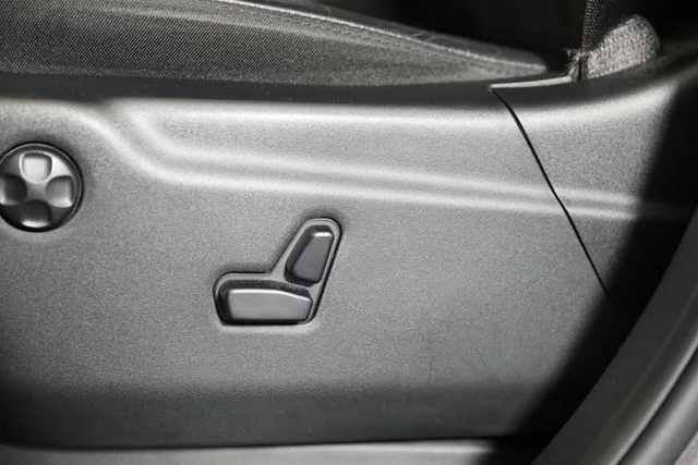 Used 2020 Gray Jeep Altitude image 18