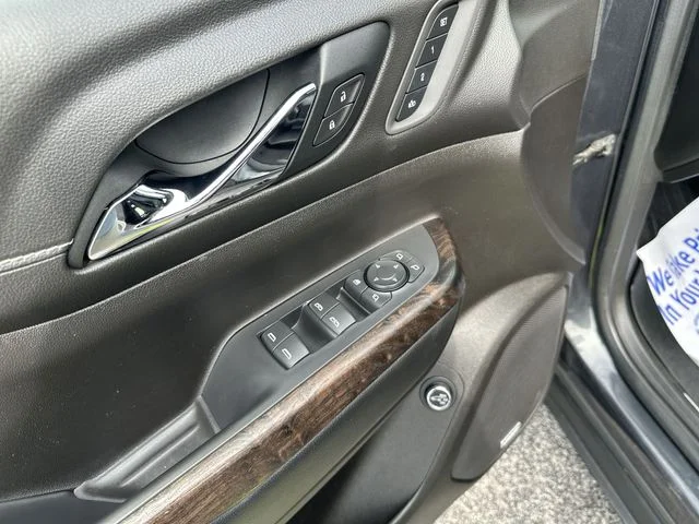 Used 2021 Green GMC Denali image 17