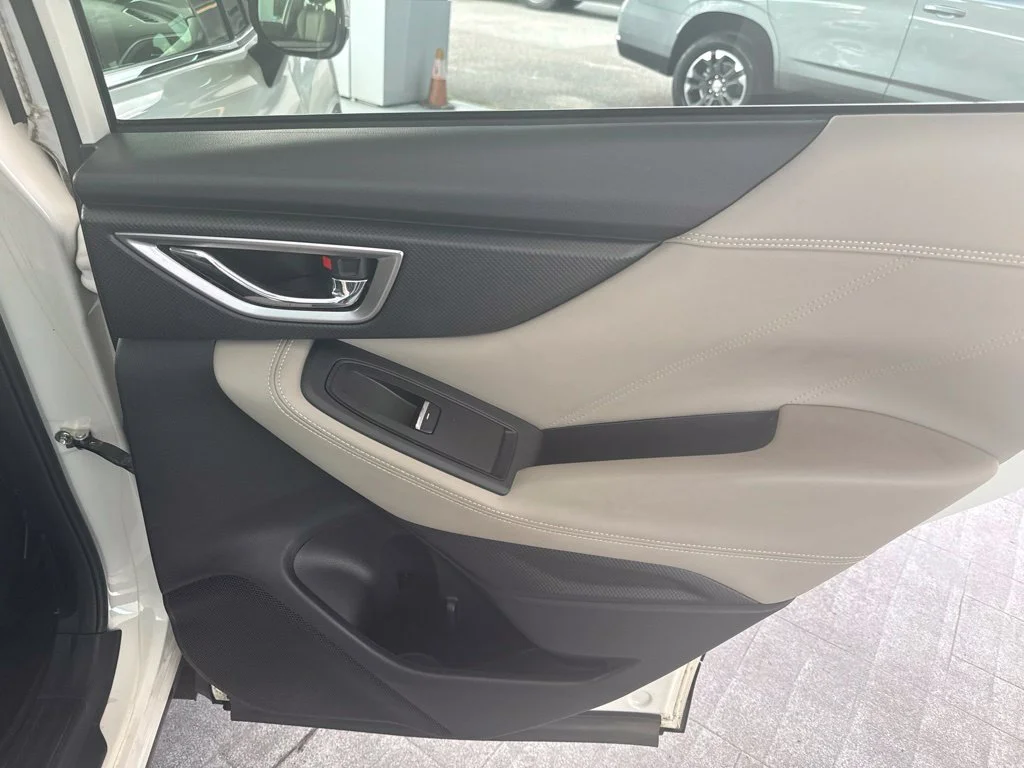 Used 2020 Crystal White Pearl Subaru Limited image 39