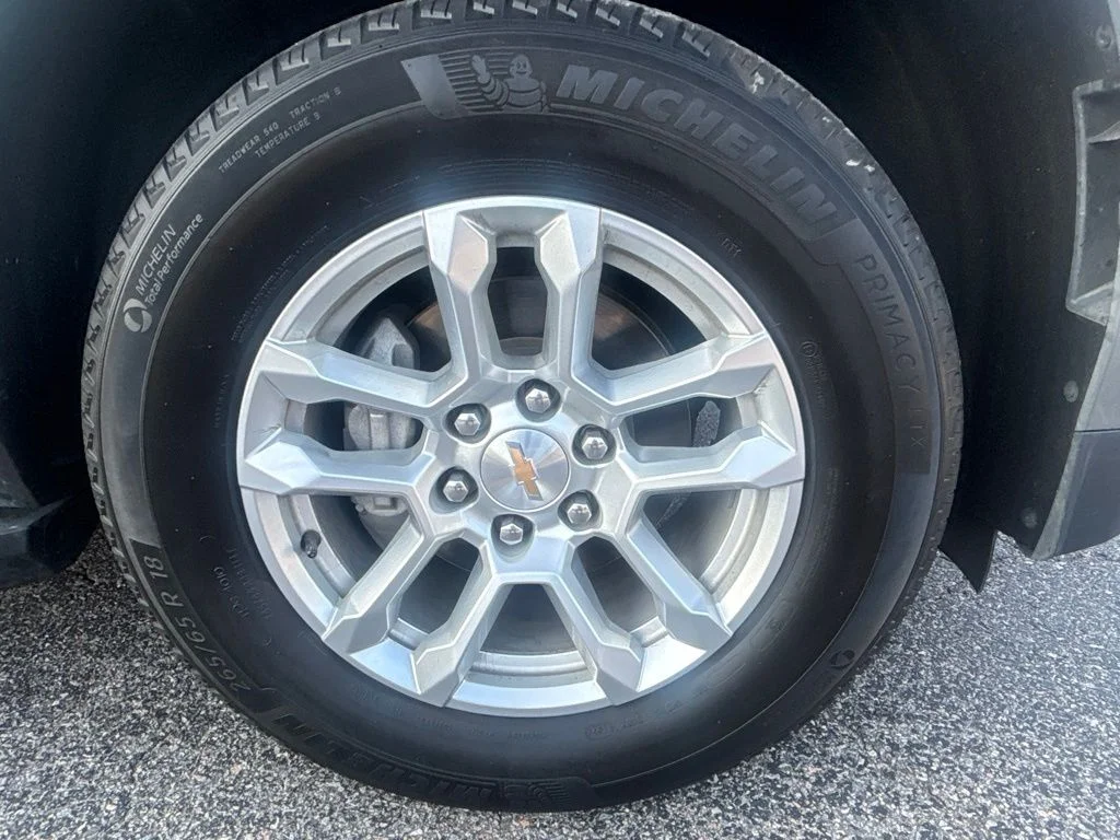 Used 2025 Gray Chevrolet LT image 26